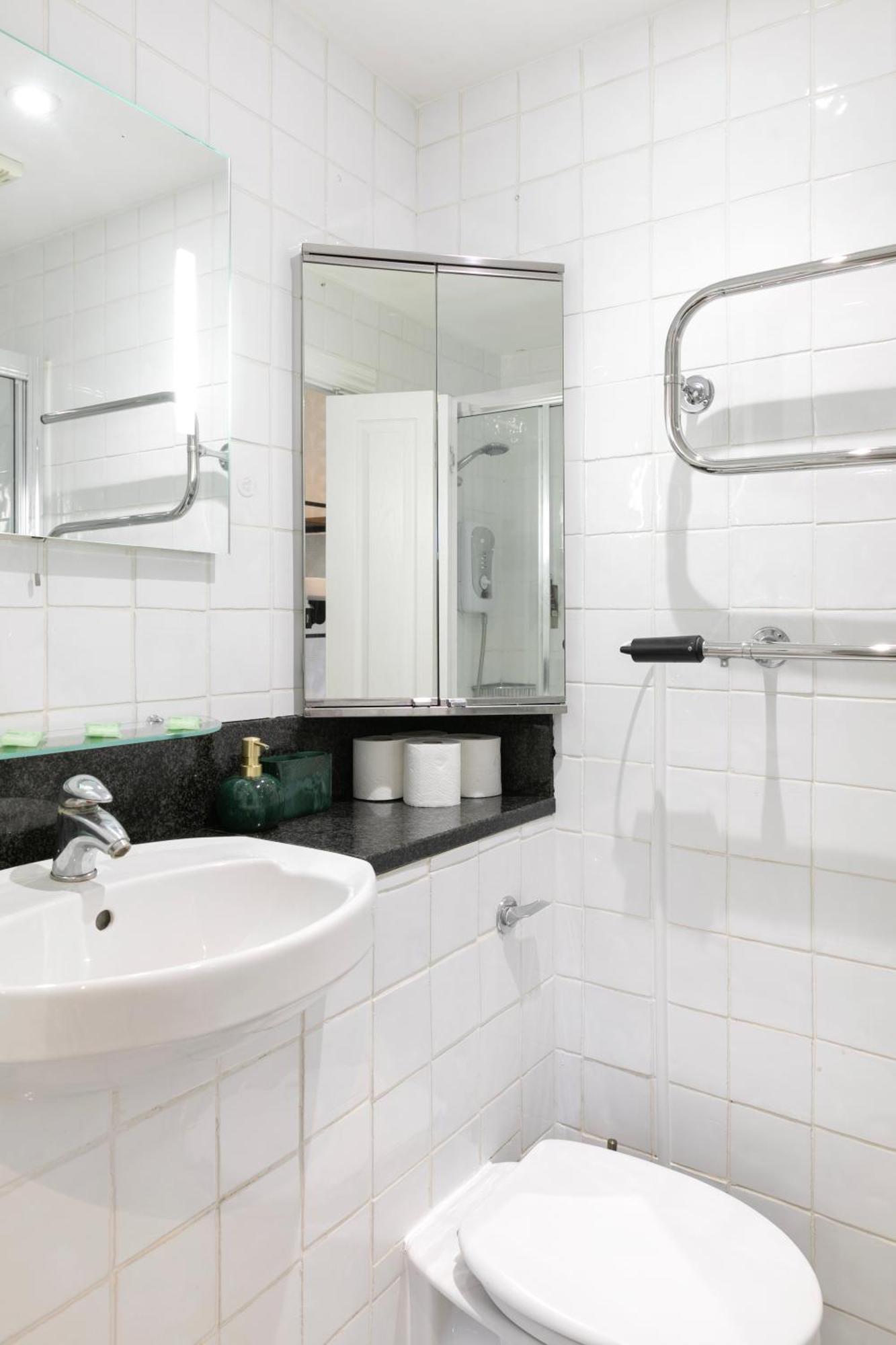 דירות Cosy Flat 5 Min From Holland Park Station! לונדון מראה חיצוני תמונה